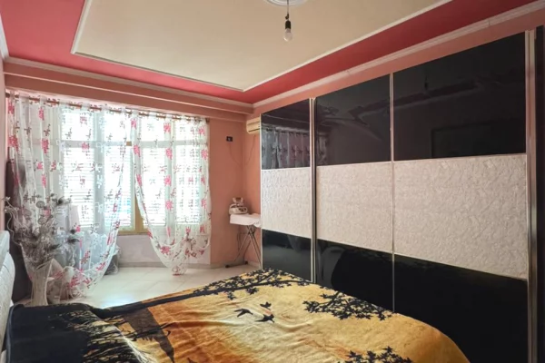 Shtepi me qera Apartament ne Tirane, 2+1, Mobilimi E mobiluar, Pagesa 550  Euro.