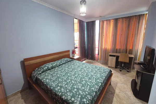 Shtepi me qera 2+1 ne Tirane - 700 Euro