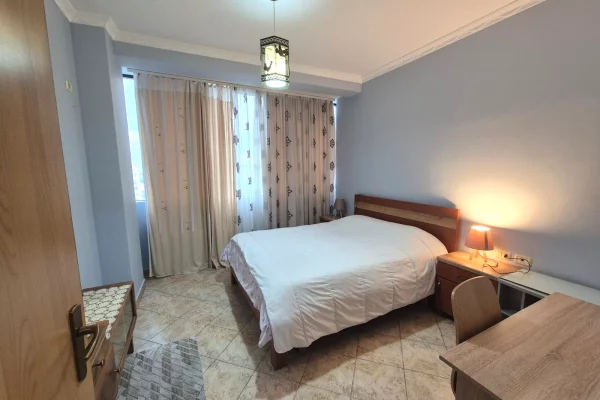 Shtepi me qera Apartament ne Tirane, 2+1, Mobilimi E mobiluar, Pagesa 700  Euro.