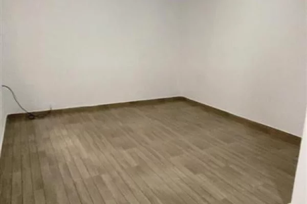Shtepi ne shitje Apartament ne Tirane, 1+1, Mobilimi Bosh, pa mobiluar, Pagesa 109,000  Euro.