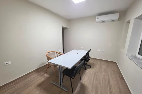 Business Property for Rent 1+1 in Tirana - 600 Euro