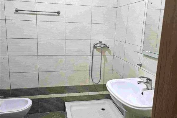 Shtepi ne shitje 1+1 ne Tirane - 84,000 Euro