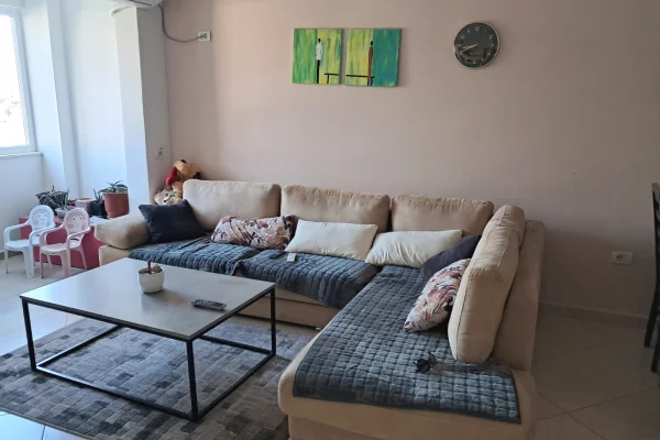 Shtepi me qera 2+1 ne Tirane - 550 Euro