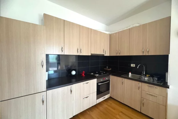 Shtepi me qera 2+1 ne Tirane - 600 Euro