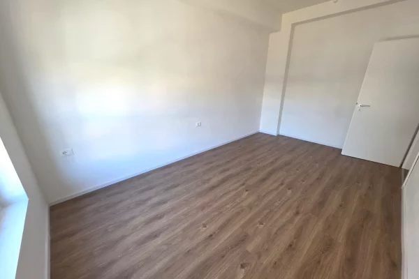 Shtepi me qera Apartament ne Tirane, 1+1, Mobilimi Bosh, pa mobiluar, Pagesa 450  Euro.