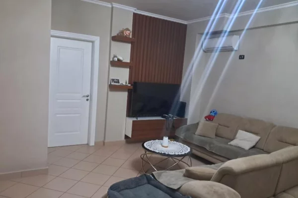 Shtepi me qera 2+1 ne Tirane - 700 Euro