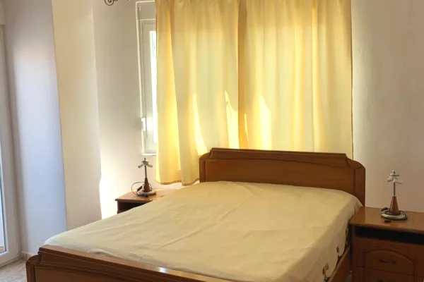 Shtepi me qera 2+1 ne Tirane - 600 Euro