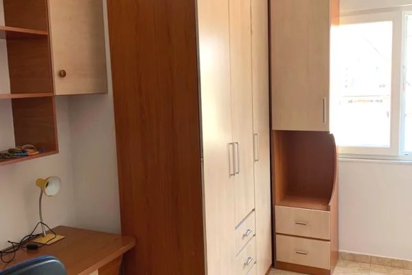 Shtepi me qera Apartament ne Tirane, 2+1, Mobilimi E mobiluar, Pagesa 600  Euro.