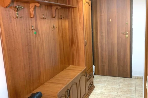 Shtepi me qera Apartament ne Tirane, 2+1, Mobilimi E mobiluar, Pagesa 600  Euro.