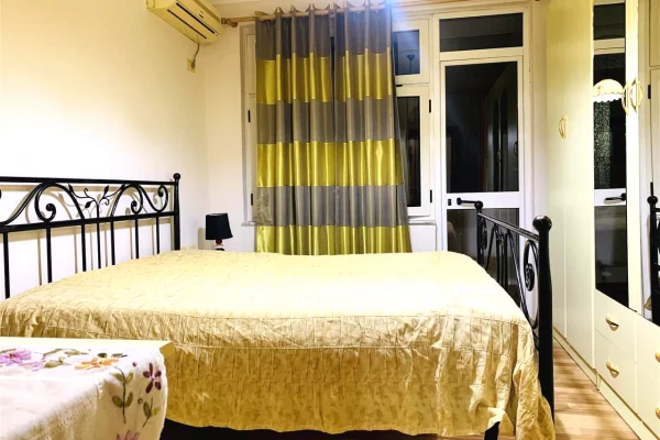 Shtepi me qera Apartament ne Tirane, 2+1, Mobilimi E mobiluar, Pagesa 650  Euro.