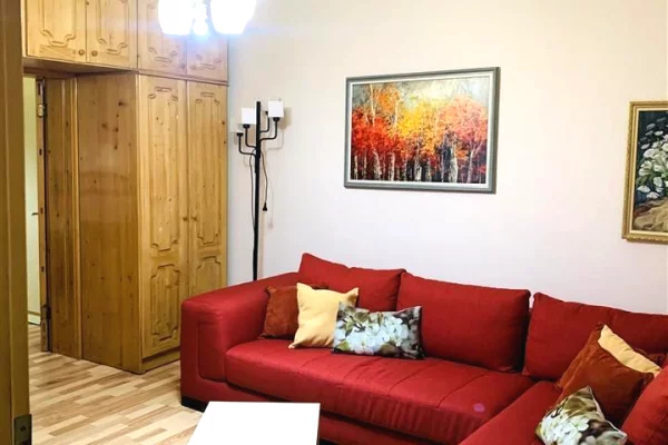 Shtepi me qera Apartament ne Tirane, 2+1, Mobilimi E mobiluar, Pagesa 650  Euro.