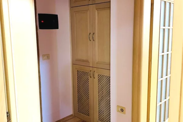 Shtepi me qera Apartament ne Tirane, 2+1, Mobilimi E mobiluar, Pagesa 650  Euro.