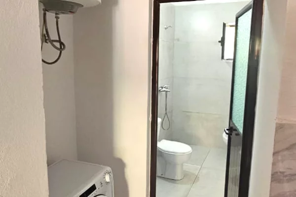 Shtepi me qera Apartament ne Tirane, 1+1, Mobilimi E mobiluar, Pagesa 450  Euro.