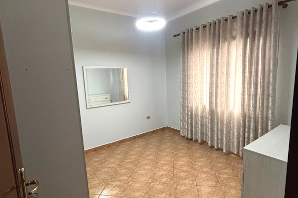 Shtepi me qera 1+1 ne Tirane - 450 Euro