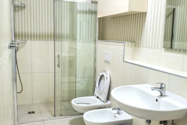 Shtepi me qera Apartament ne Tirane, 2+1, Mobilimi E mobiluar, Pagesa 1,000  Euro.