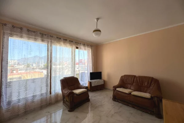 Shtepi me qera Apartament ne Tirane, 2+1, Mobilimi E mobiluar, Pagesa 250  Euro.