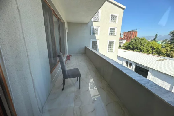 Shtepi me qera Apartament ne Tirane, 2+1, Mobilimi E mobiluar, Pagesa 250  Euro.