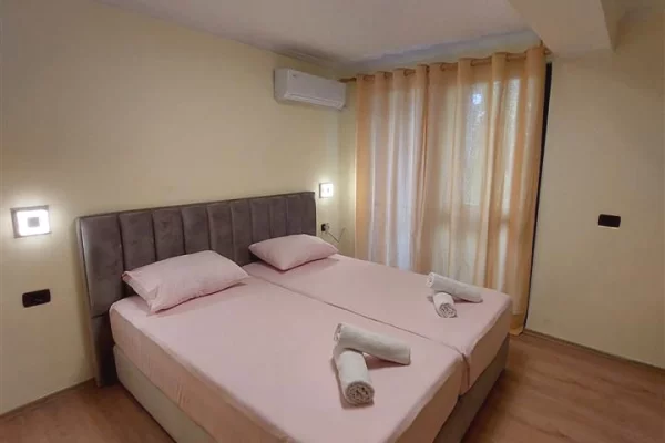 Shtepi ne shitje Apartament ne Tirane, 2+1, Mobilimi E mobiluar, Pagesa 280,000  Euro.