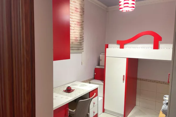 Shtepi me qera Apartament ne Tirane, 2+1, Mobilimi E mobiluar, Pagesa 350  Euro.