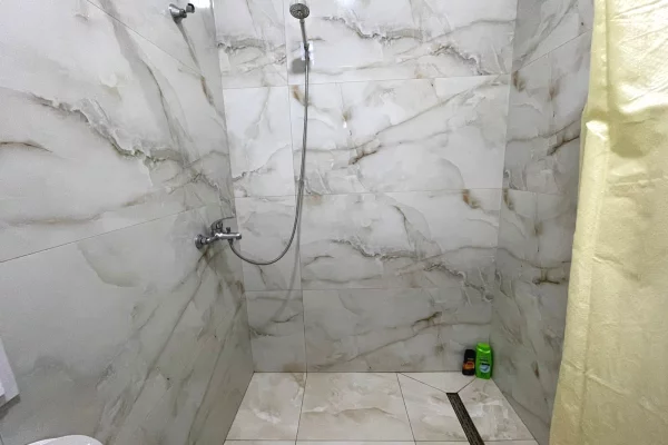 Shtepi me qera 2+1 ne Tirane - 700 Euro