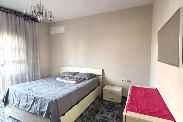 Shtepi me qera 2+1 ne Tirane - 400 Euro