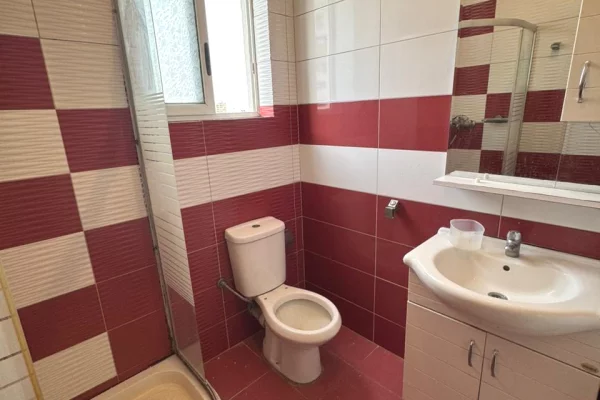 Shtepi me qera 2+1 ne Tirane - 400 Euro