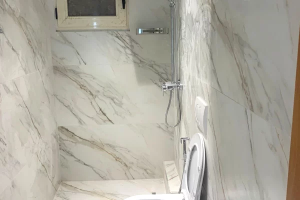 Shtepi me qera Apartament ne Tirane, 1+1, Mobilimi E mobiluar, Pagesa 400  Euro.