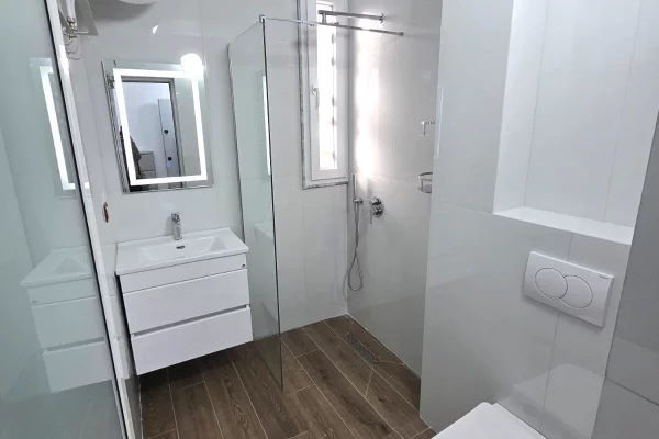 House for Sale Garsoniere in Tirana - 500 Euro