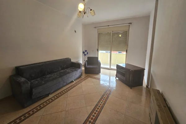 Shtepi me qera 2+1 ne Tirane - 500 Euro