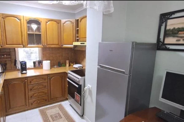 Shtepi me qera 1+1 ne Tirane - 350 Euro