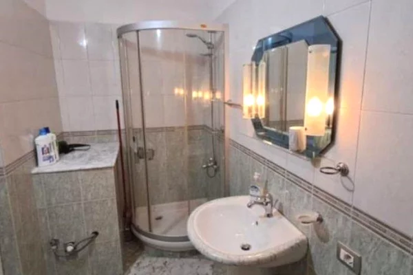 Shtepi me qera 1+1 ne Tirane - 350 Euro