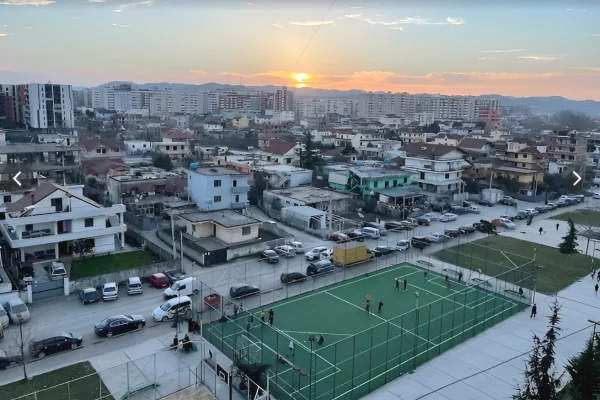 Shtepi me qera 1+1 ne Tirane - 1,410 Euro