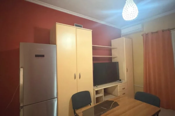 Shtepi me qera Apartament ne Tirane, 1+1, Mobilimi E mobiluar, Pagesa 350  Euro.