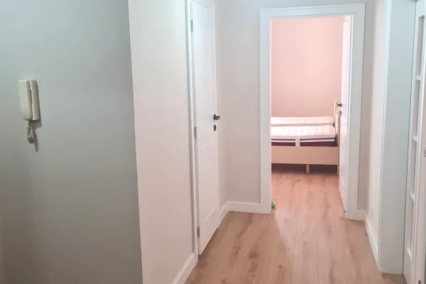 Shtepi me qera Apartament ne Tirane, 2+1, Mobilimi E mobiluar, Pagesa 800  Euro.