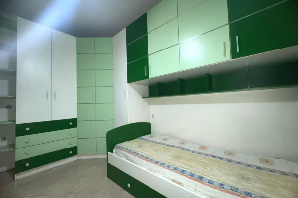 Shtepi me qera Apartament ne Tirane, 2+1, Mobilimi E mobiluar, Pagesa 500  Euro.