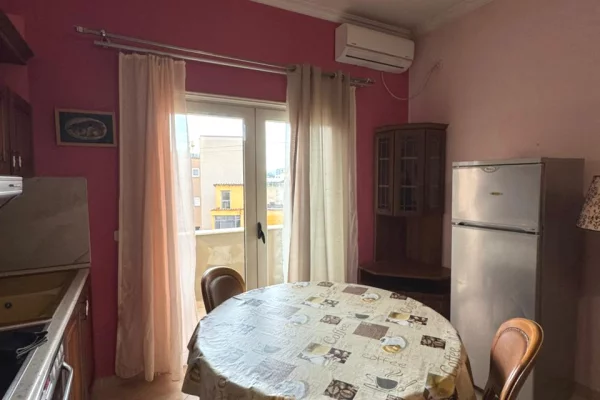 Shtepi me qera 1+1 ne Tirane - 400 Euro