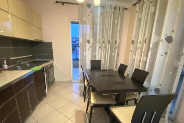 Shtepi me qera 3+1 ne Tirane - 600 Euro