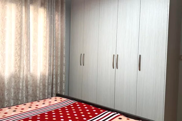 Shtepi me qera Apartament ne Tirane, 1+1, Mobilimi E mobiluar, Pagesa 400  Euro.