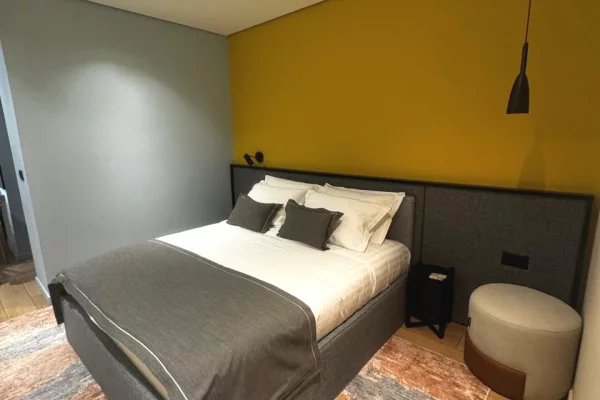 Shtepi ne shitje Apartament ne Tirane, Garsoniere, Mobilimi E mobiluar, Pagesa 140,000  Euro.