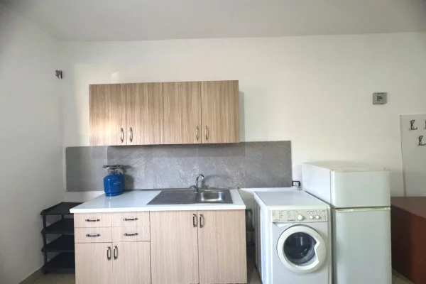 Shtepi me qera Garsoniere ne Tirane - 250 Euro