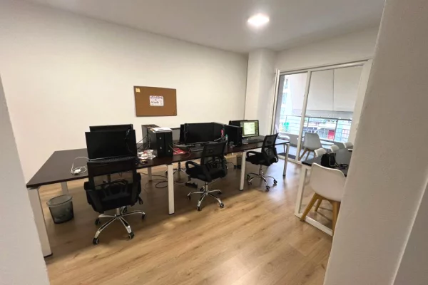 Ambient biznesi me qera 3+1 ne Tirane - 600 Euro
