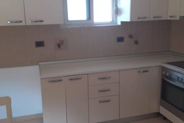 Shtepi me qera 1+1 ne Tirane - 350 Euro
