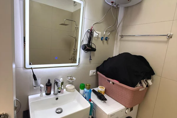 Shtepi ne shitje Apartament ne Tirane, 1+1, Mobilimi E mobiluar, Pagesa 110,000  Euro.