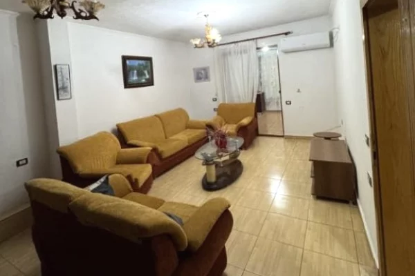 Shtepi me qera 2+1 ne Tirane - 450 Euro