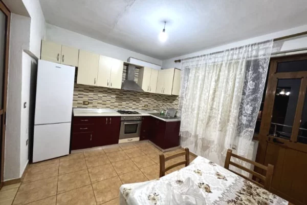 Shtepi me qera 2+1 ne Tirane - 450 Euro