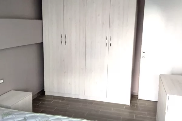 Shtepi me qera 2+1 ne Tirane - 800 Euro