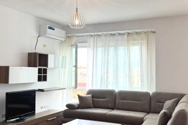 Shtepi me qera 2+1 ne Tirane - 600 Euro