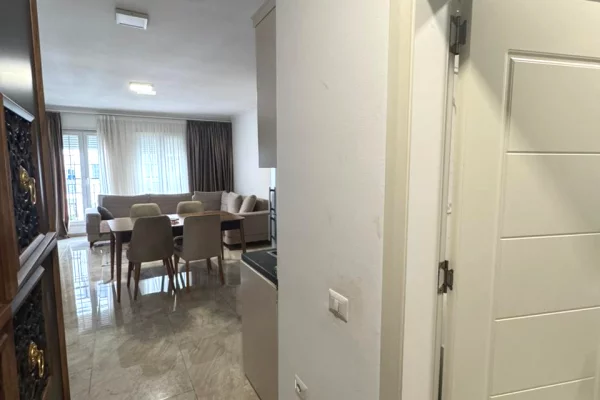 Shtepi me qera Apartament ne Tirane, 1+1, Mobilimi E mobiluar, Pagesa 650  Euro.