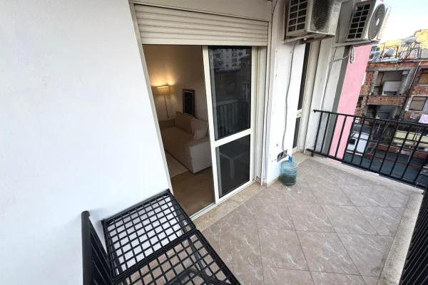 Shtepi me qera Apartament ne Tirane, 1+1, Mobilimi E mobiluar, Pagesa 700  Euro.