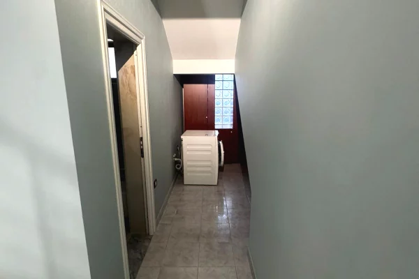 Shtepi me qera Apartament ne Tirane, 2+1, Mobilimi E mobiluar, Pagesa 800  Euro.